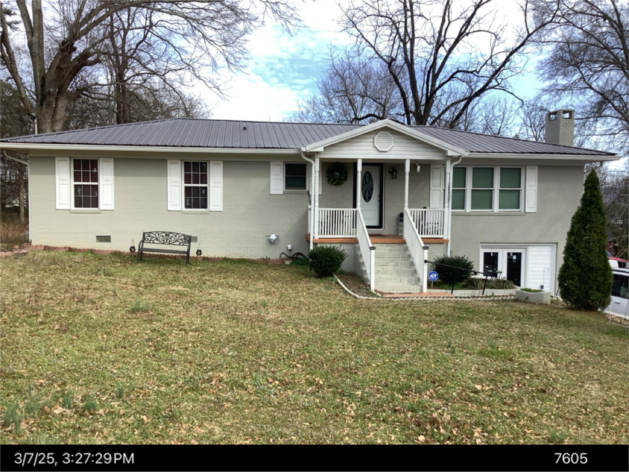 904 Oak Hill Dr, Trion, GA 30753-1324