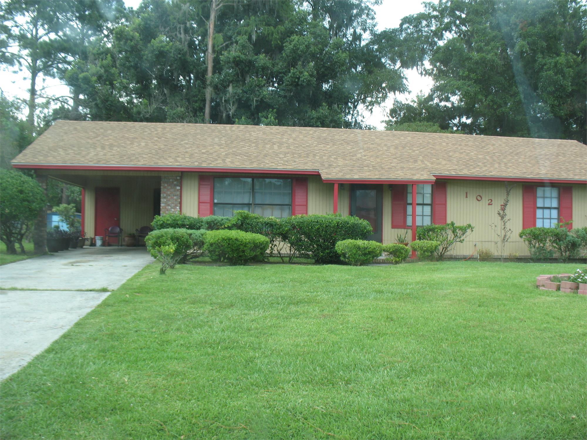 1027 Bunche Dr, Valdosta, GA 31601-6215