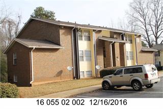 421 Meadowood Dr, Lithonia, GA 30038-1483