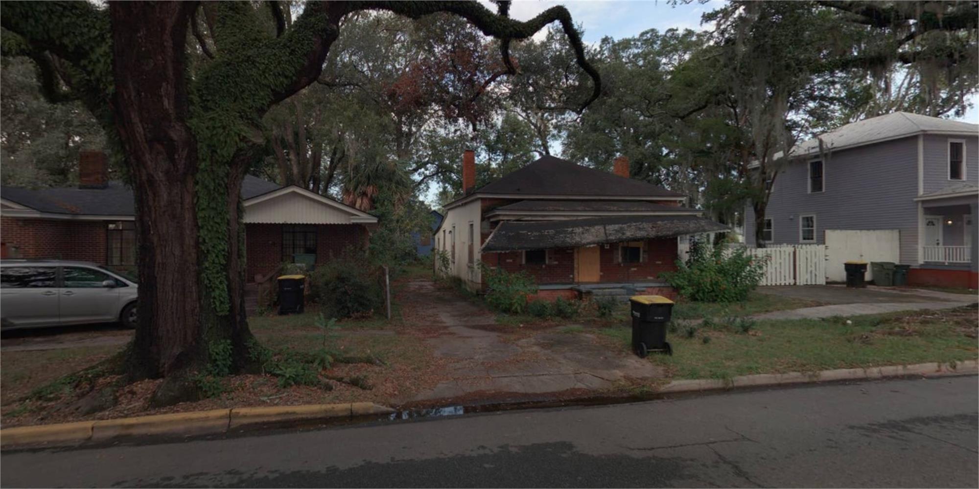 842 E 37th St, Savannah, GA 31401-9212