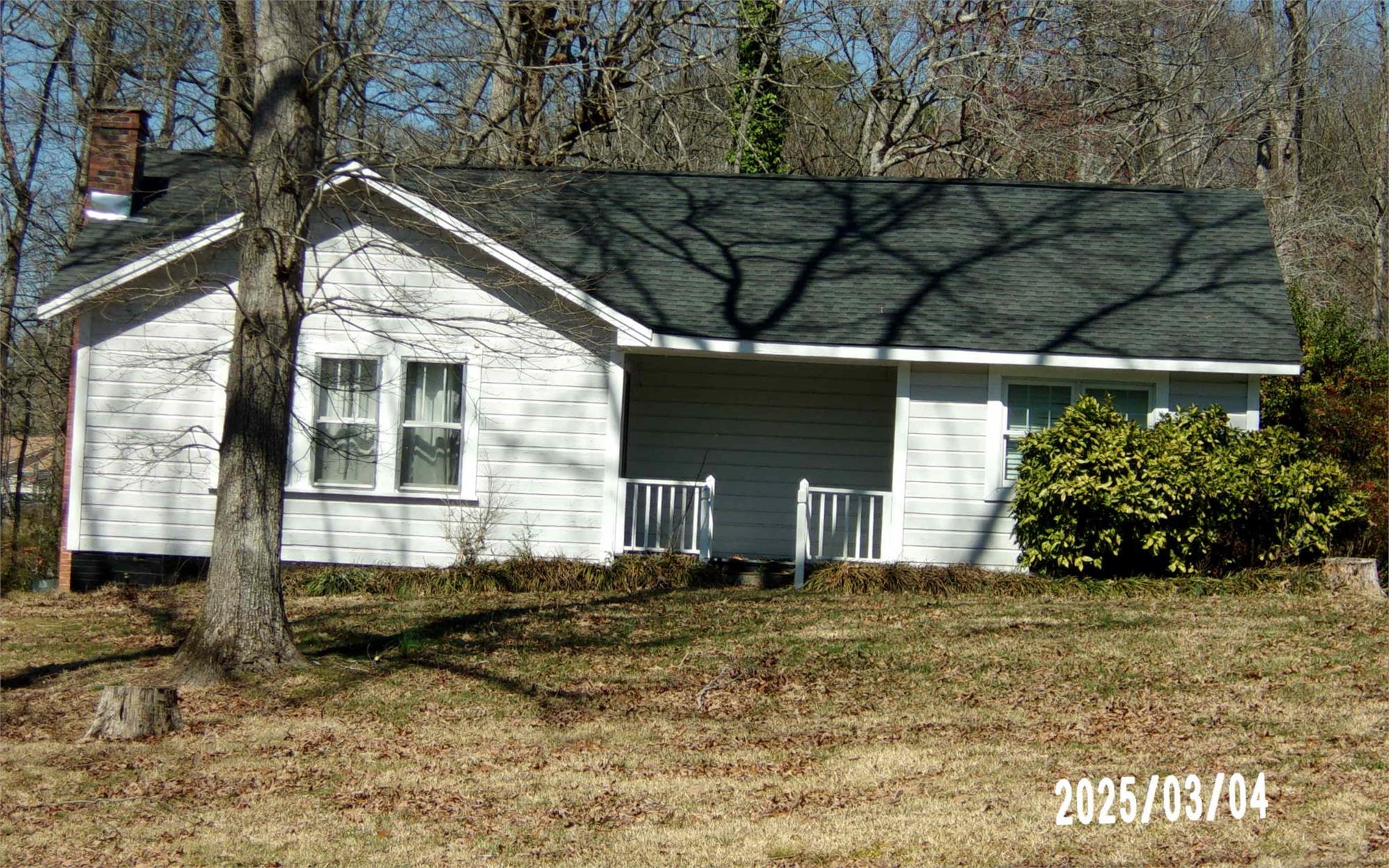 433 E Louise St, Clarkesville, GA 30523-6106