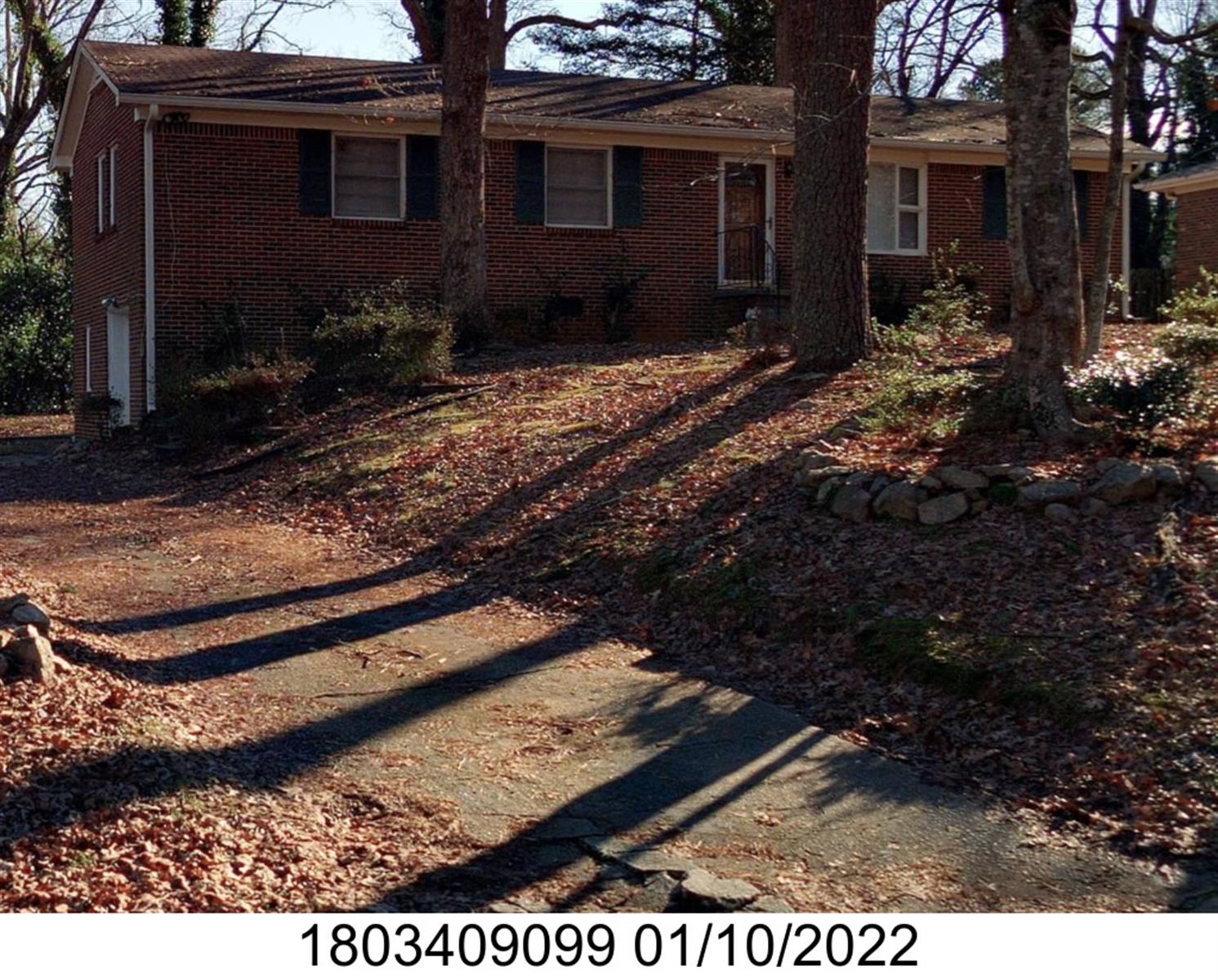 471 Mt Vista Rd, Stone Mountain, GA 30087-5625