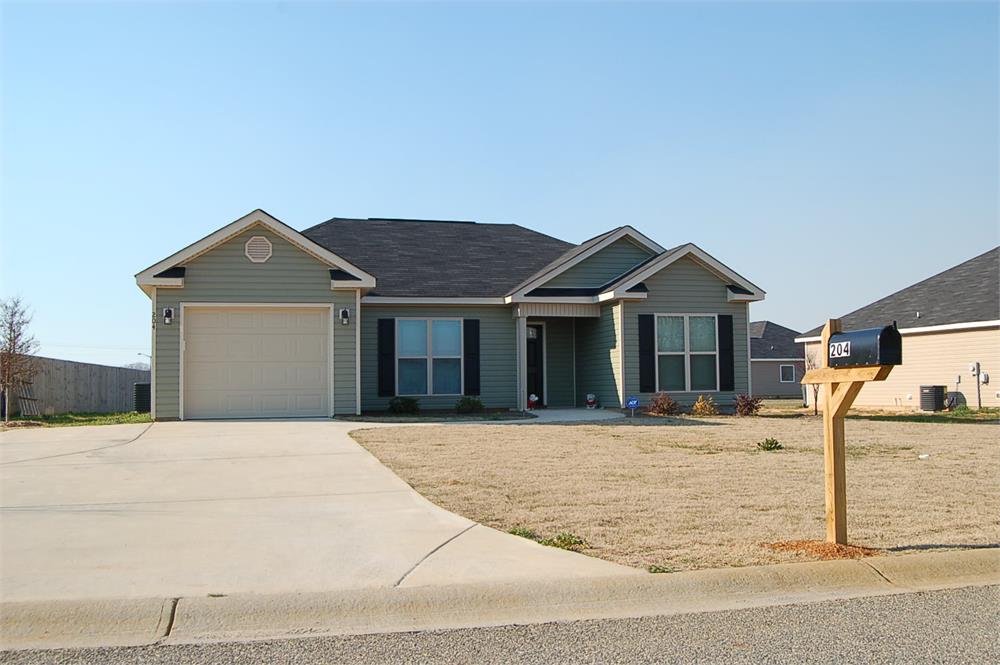 204 Worchester Cir, Perry, GA 31069-5916