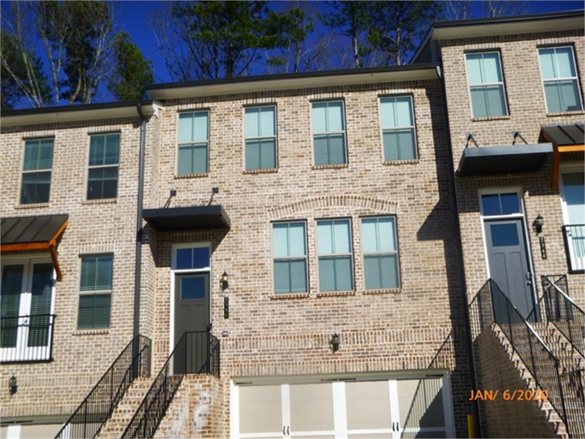 2336 Tarben Dr, Snellville, GA 30078-6301