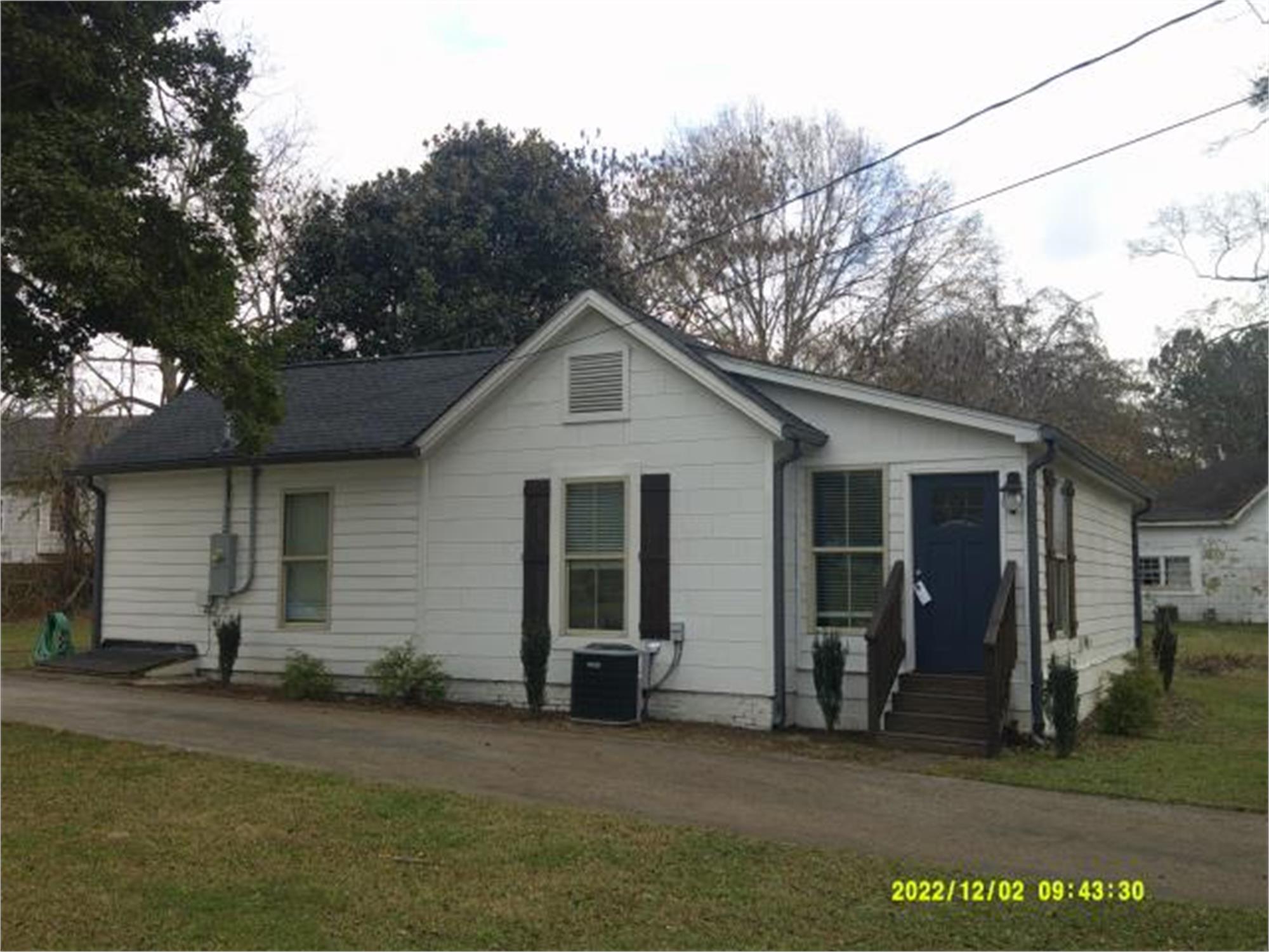 292 E Johnson St, Temple, GA 30179-3824