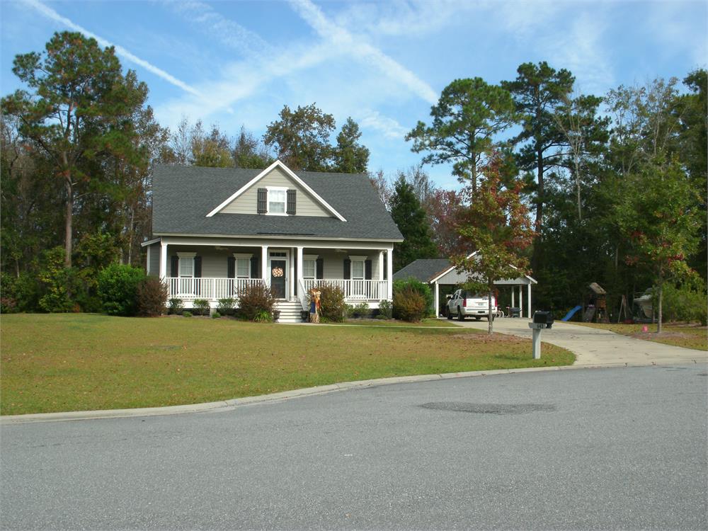 643 Bothwell Dr, Richmond Hill, GA 31324-9398
