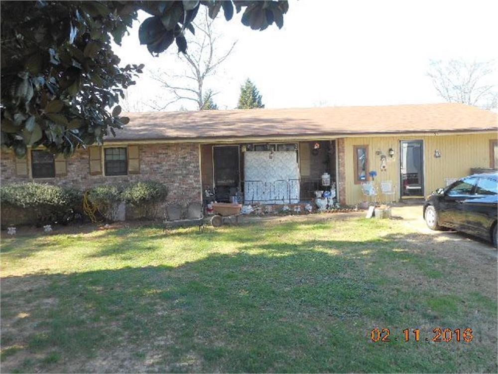 55 Castlegate Cir, Carrollton, GA 30116-8664