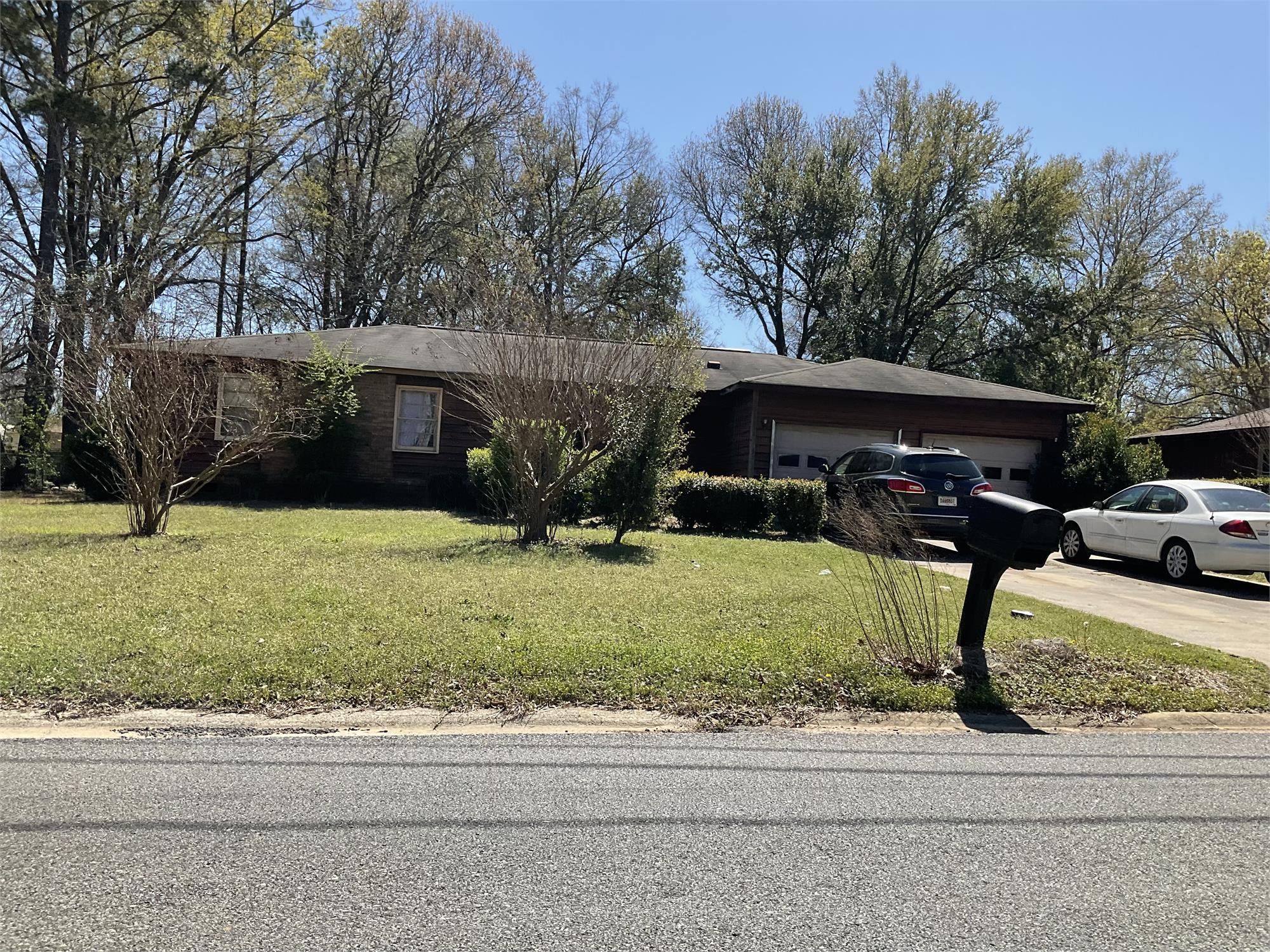 304 Gawin Dr, Warner Robins, GA 31093-1120