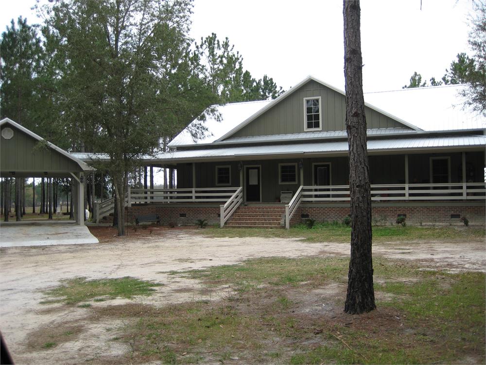 757 Sellars Rd, Hahira, GA 31632