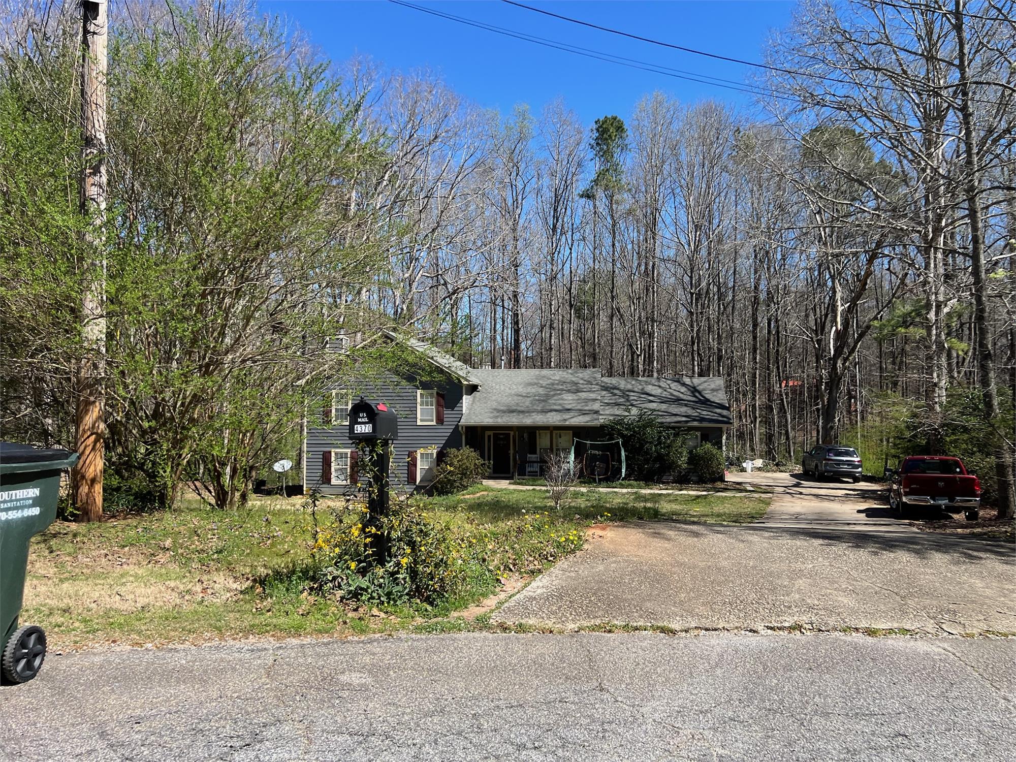 4370 Stoney Creek Ct, Loganville, GA 30052-2879