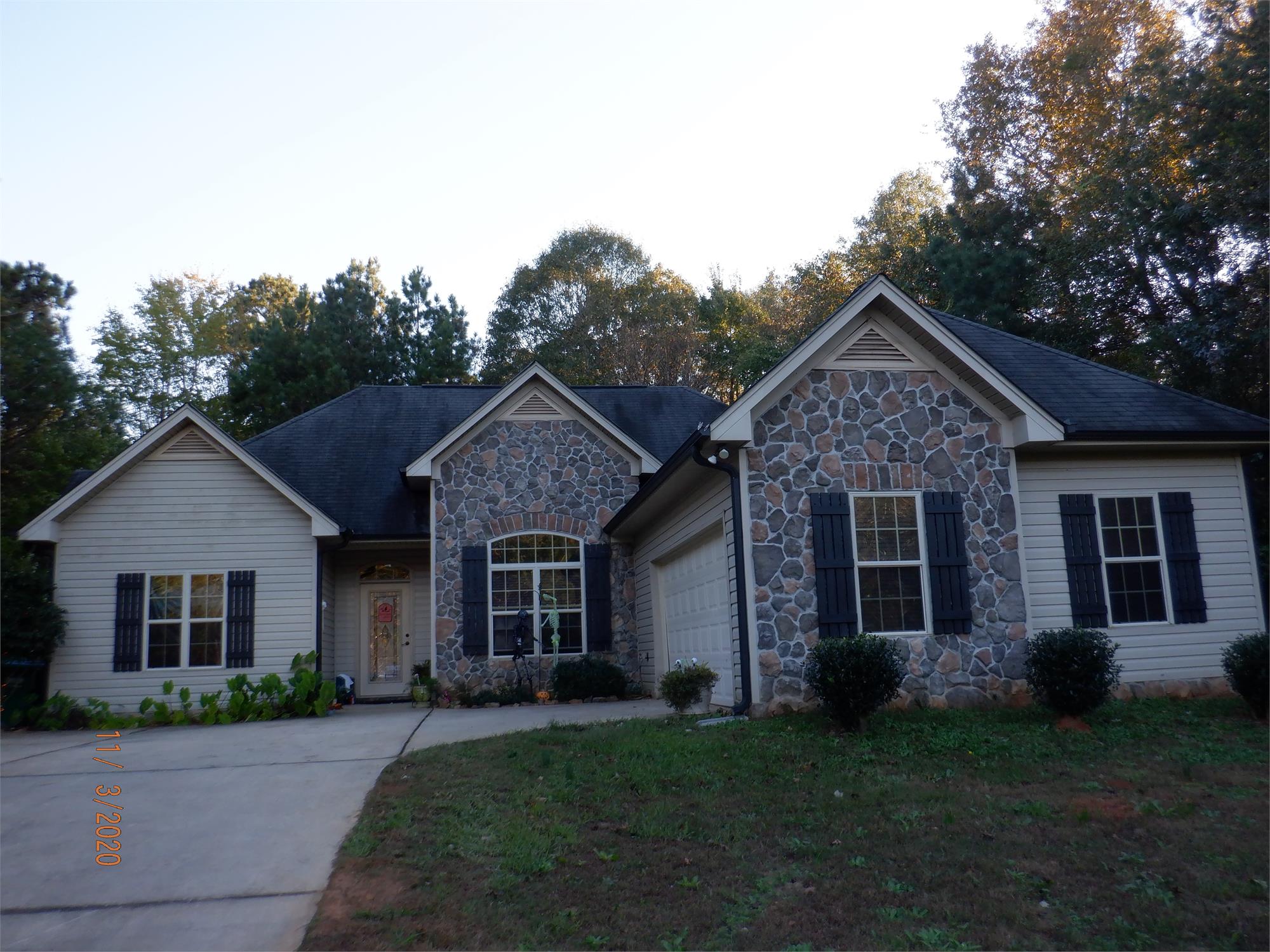 126 Red Oak Dr, Barnesville, GA 30204-3651