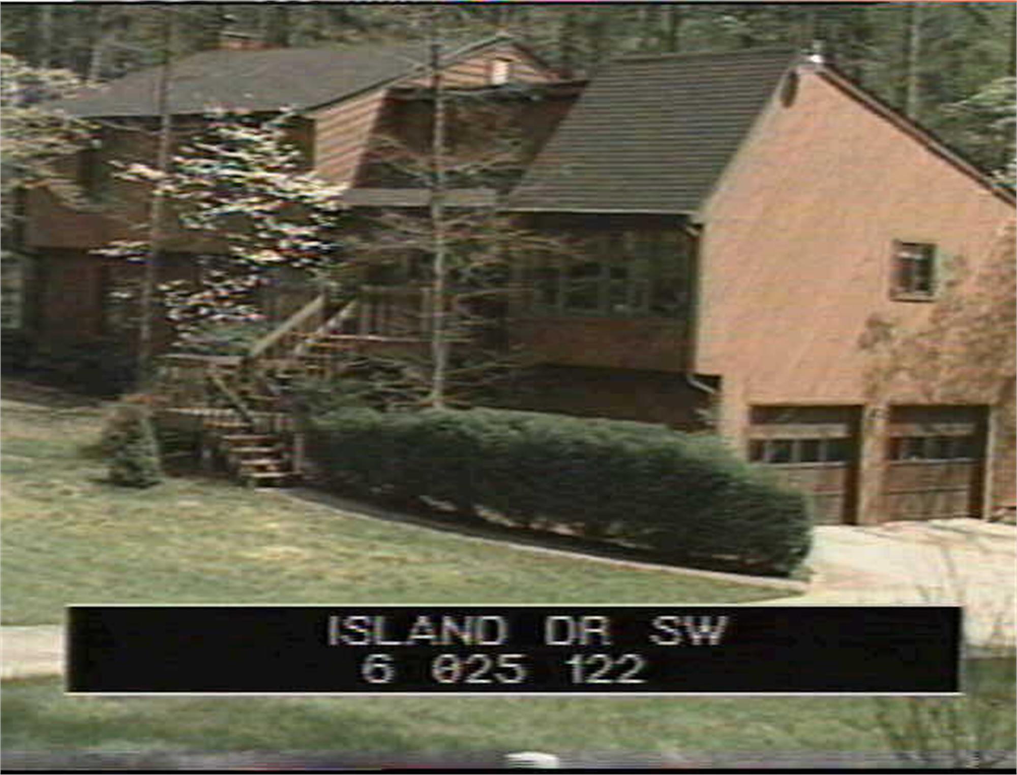 5160 Island Dr Sw, Stone Mountain, GA 30087-4248
