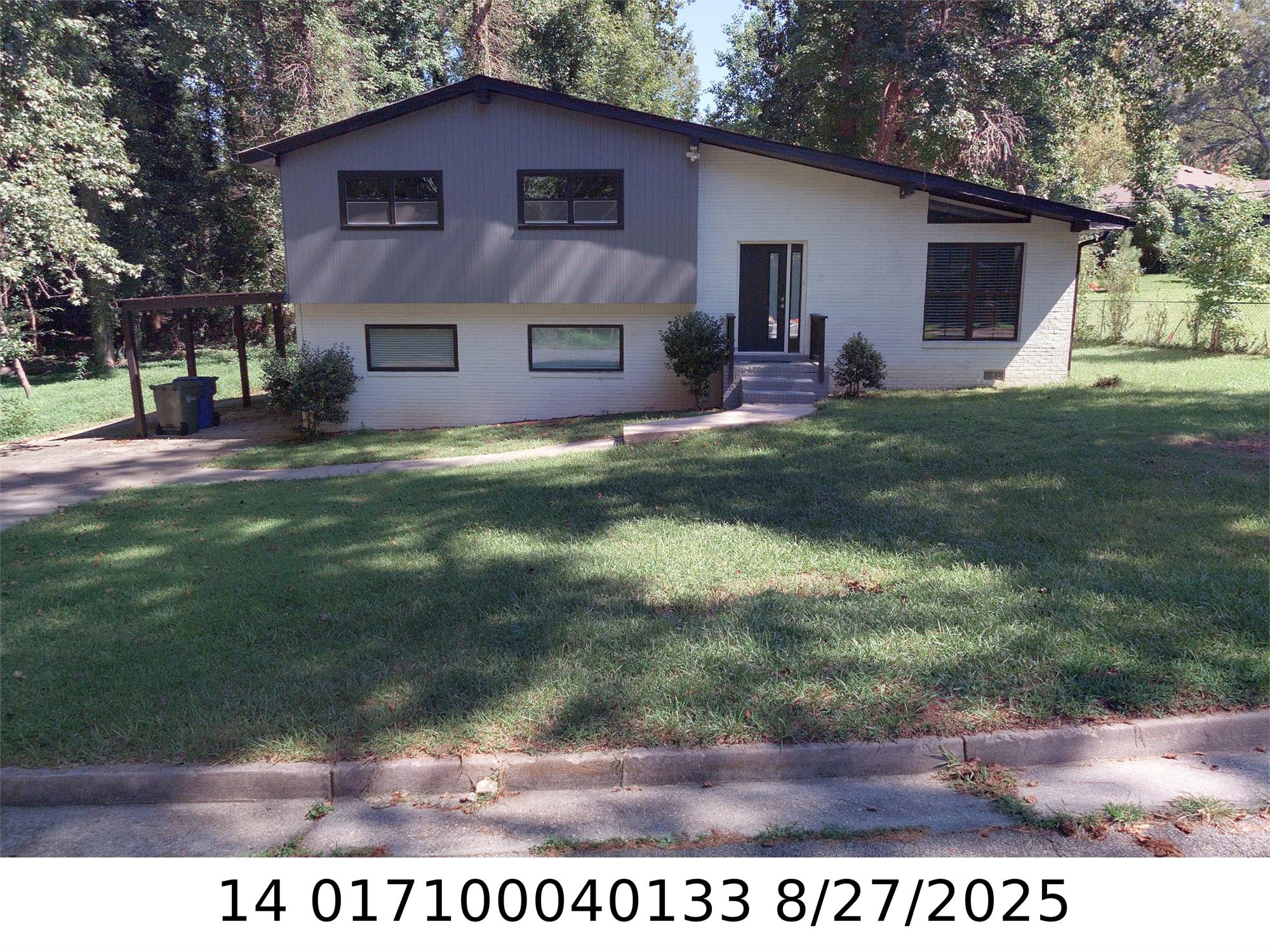 2045 Pine Oak Dr Sw, Atlanta, GA 30310-2269