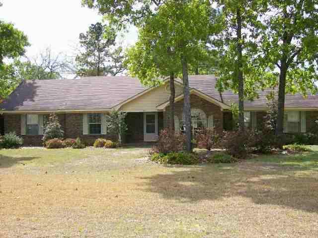 55 Minnow Dr, Jesup, GA 31545-7207