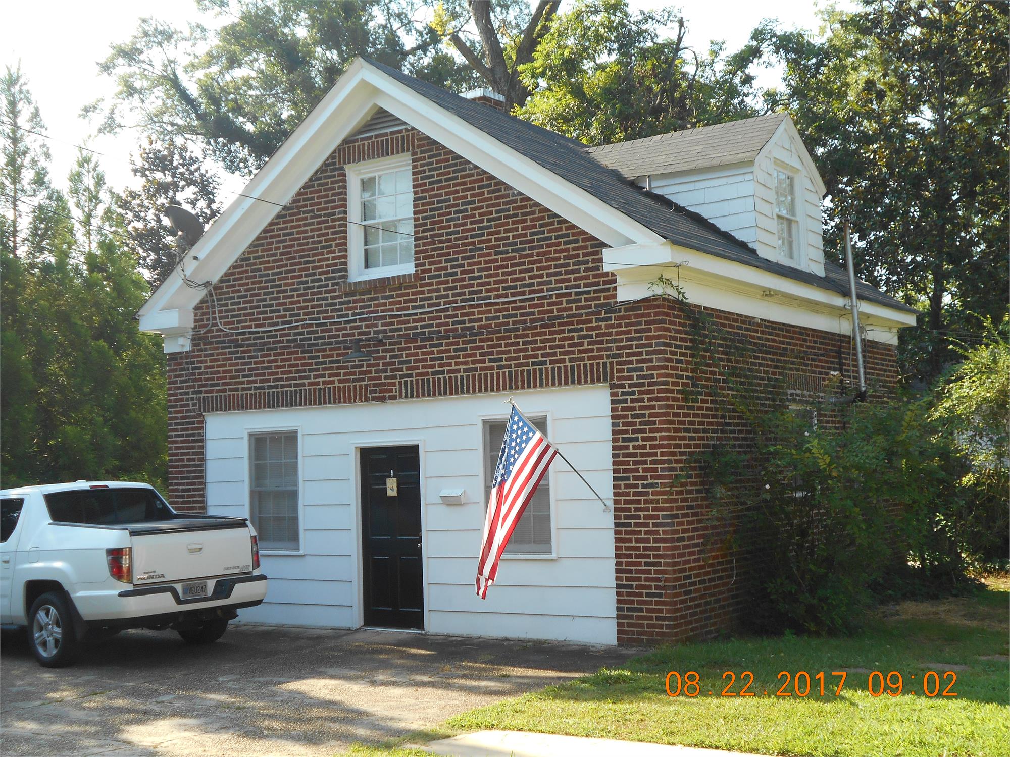 108 Springdale Dr, Lagrange, GA 30240-2646