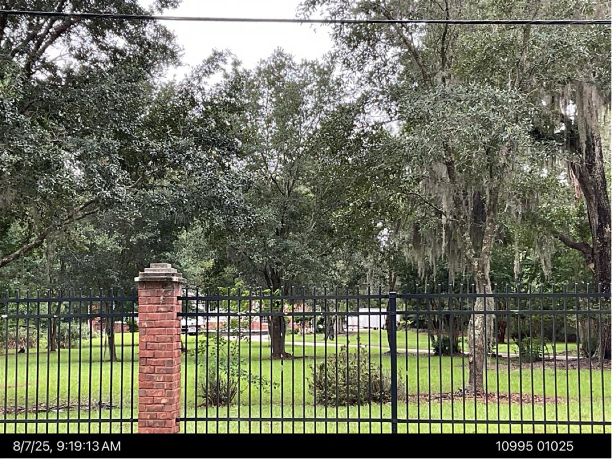 11 Shore Rd, Savannah, GA 31419-9596