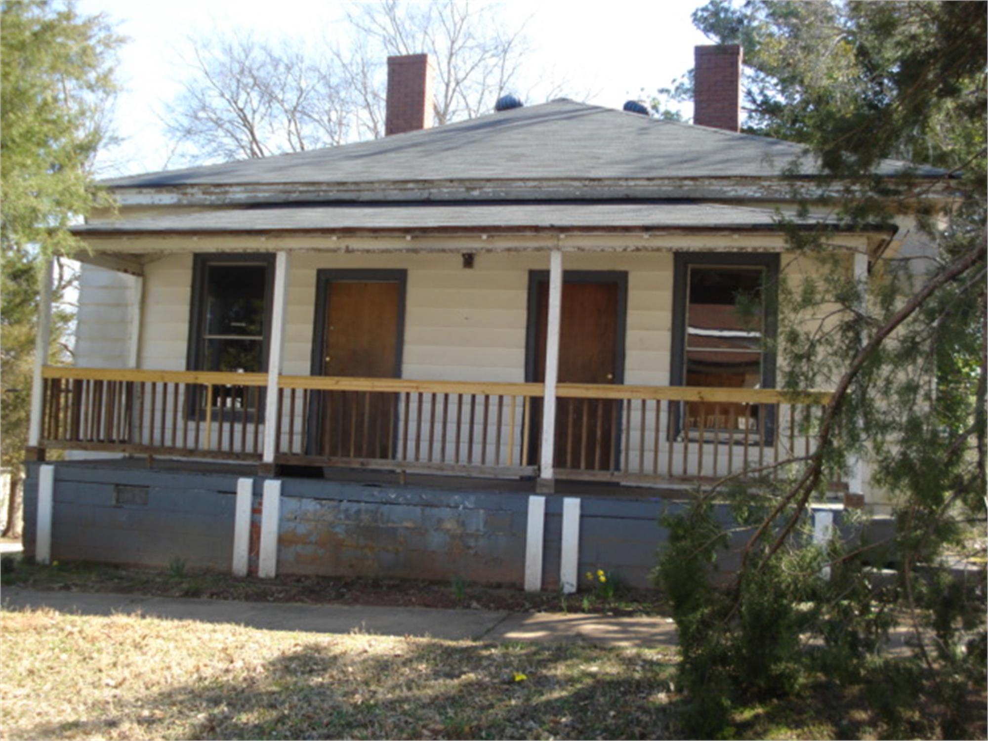 8 Spruce St, Porterdale, GA 30014-3366