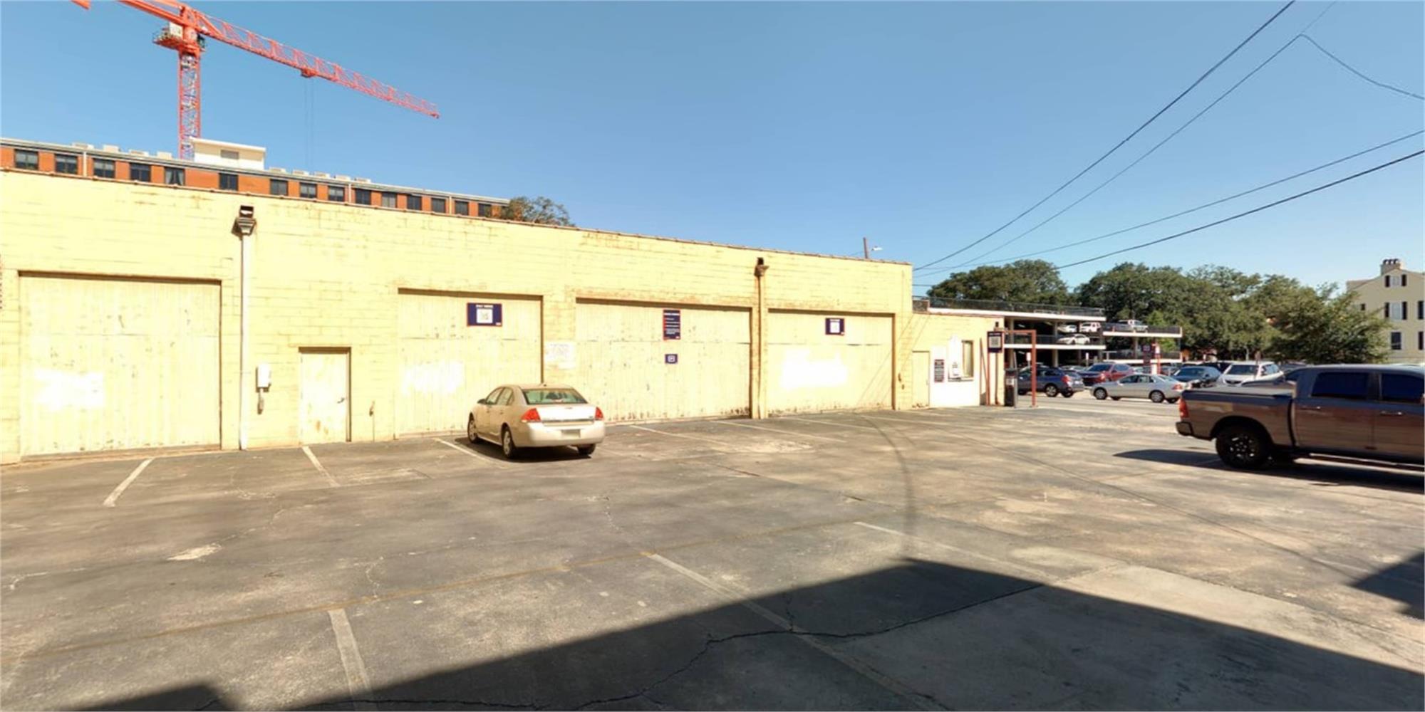 215 E Congress St, Savannah, GA 31401