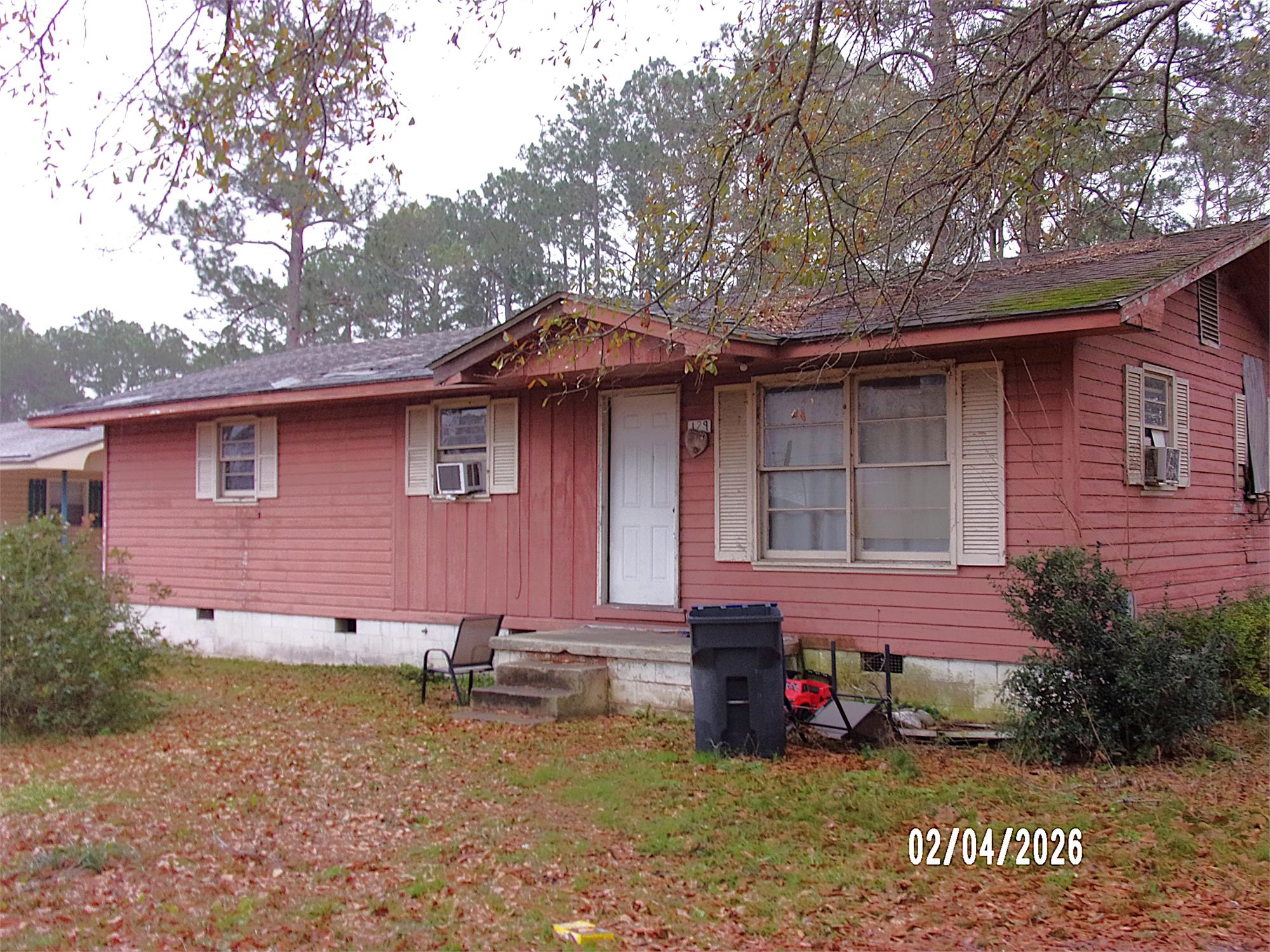 129 Pierce Cir, Fitzgerald, GA 31750-8845