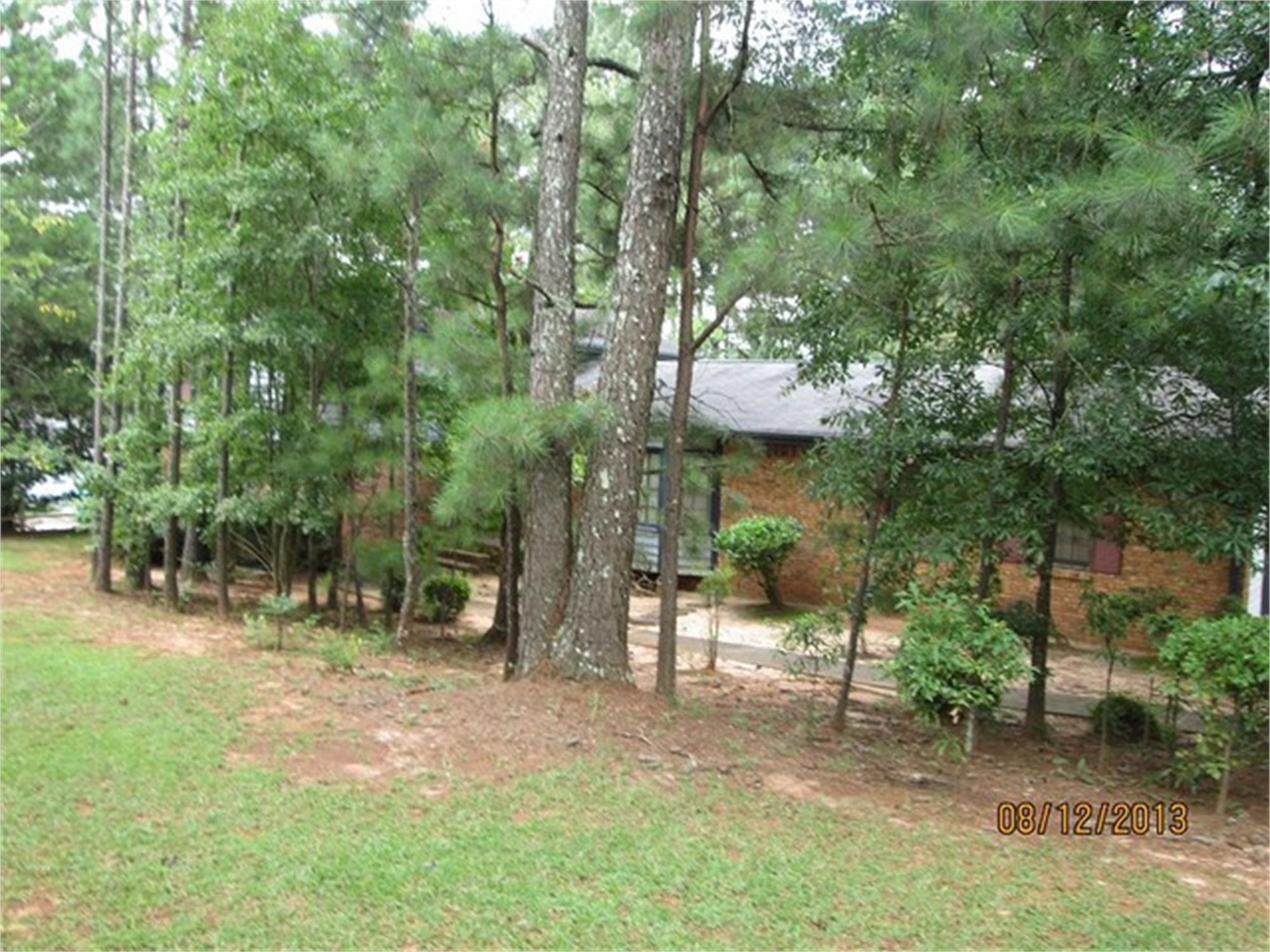 3948 Yellow Pine Dr Sw, Lilburn, GA 30047-2327