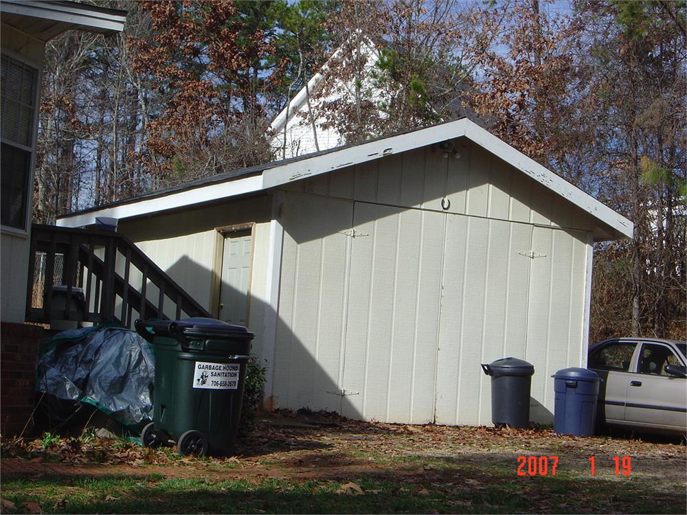 326 Forest Lake Rd, Pendergrass, GA 30567-4006