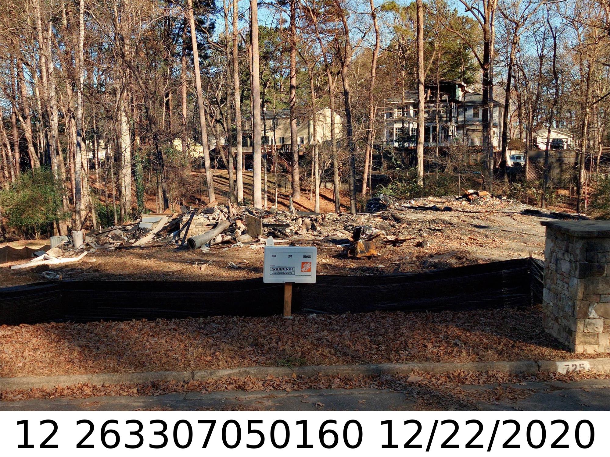 725 Crab Orchard Dr, Roswell, GA 30076-2357