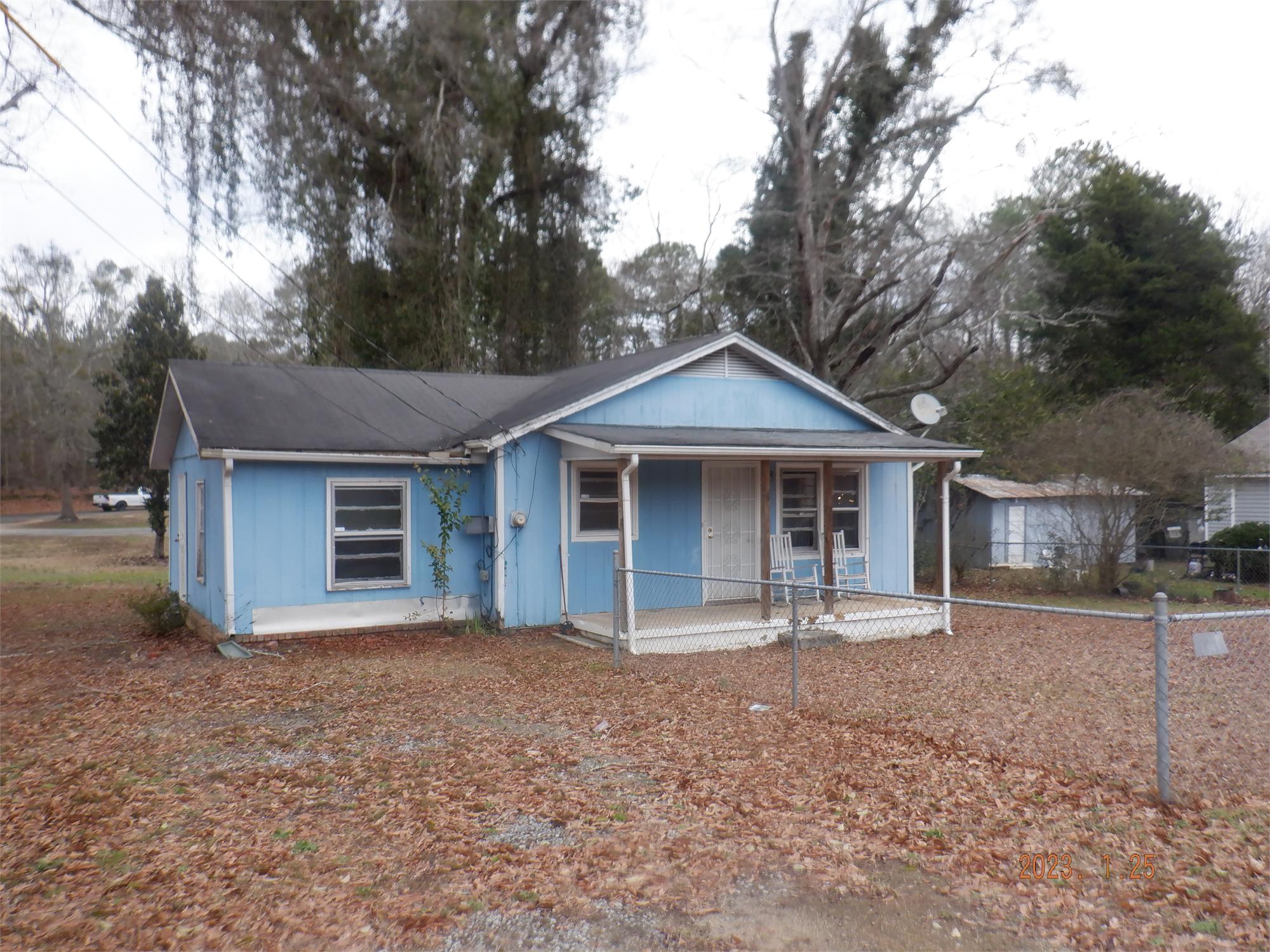 102 Owens Ln, Barnesville, GA 30204-1439