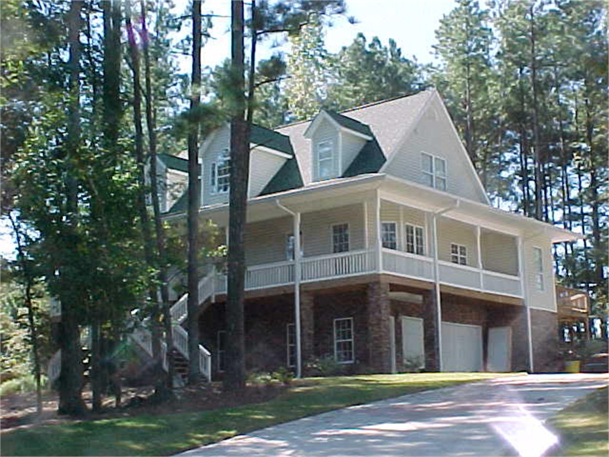 2335 Sycamore Dr, Snellville, GA 30078-2640