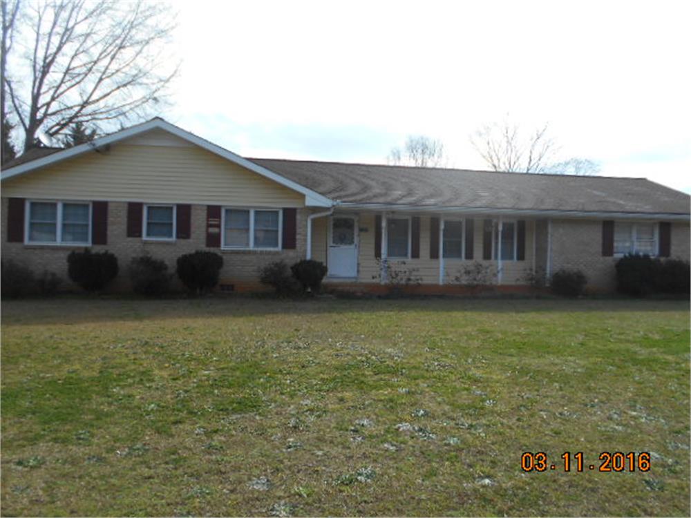 1820 Hickory St Se, Conyers, GA 30013-1648