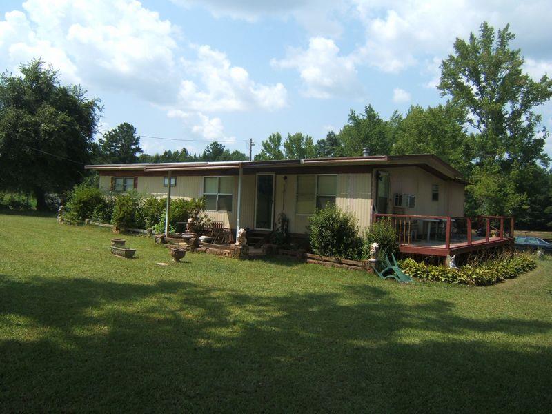 813 Swint Rd, Griffin, GA 30224-7981