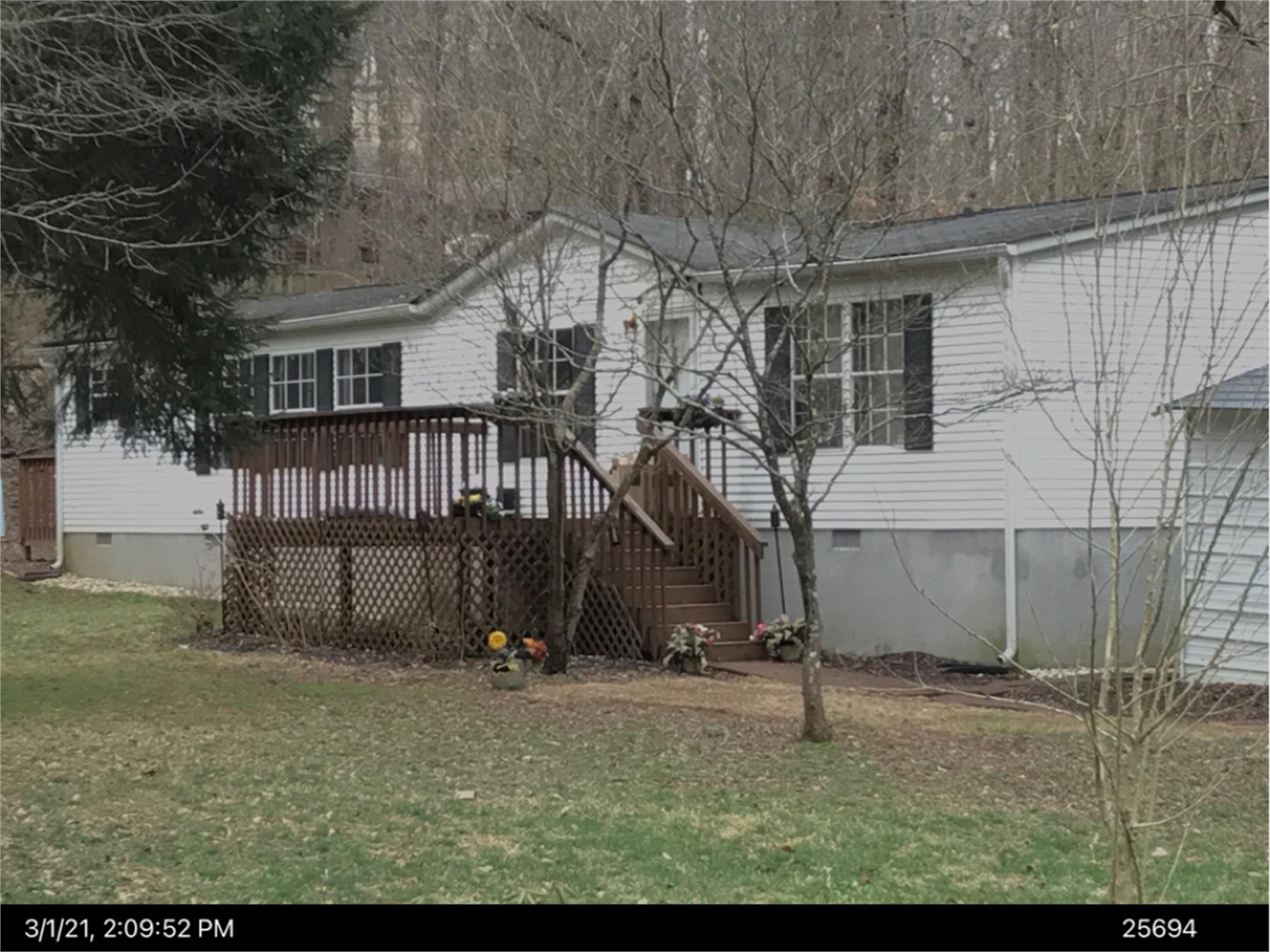 6215 Falcon Ln, Gainesville, GA 30506-2427