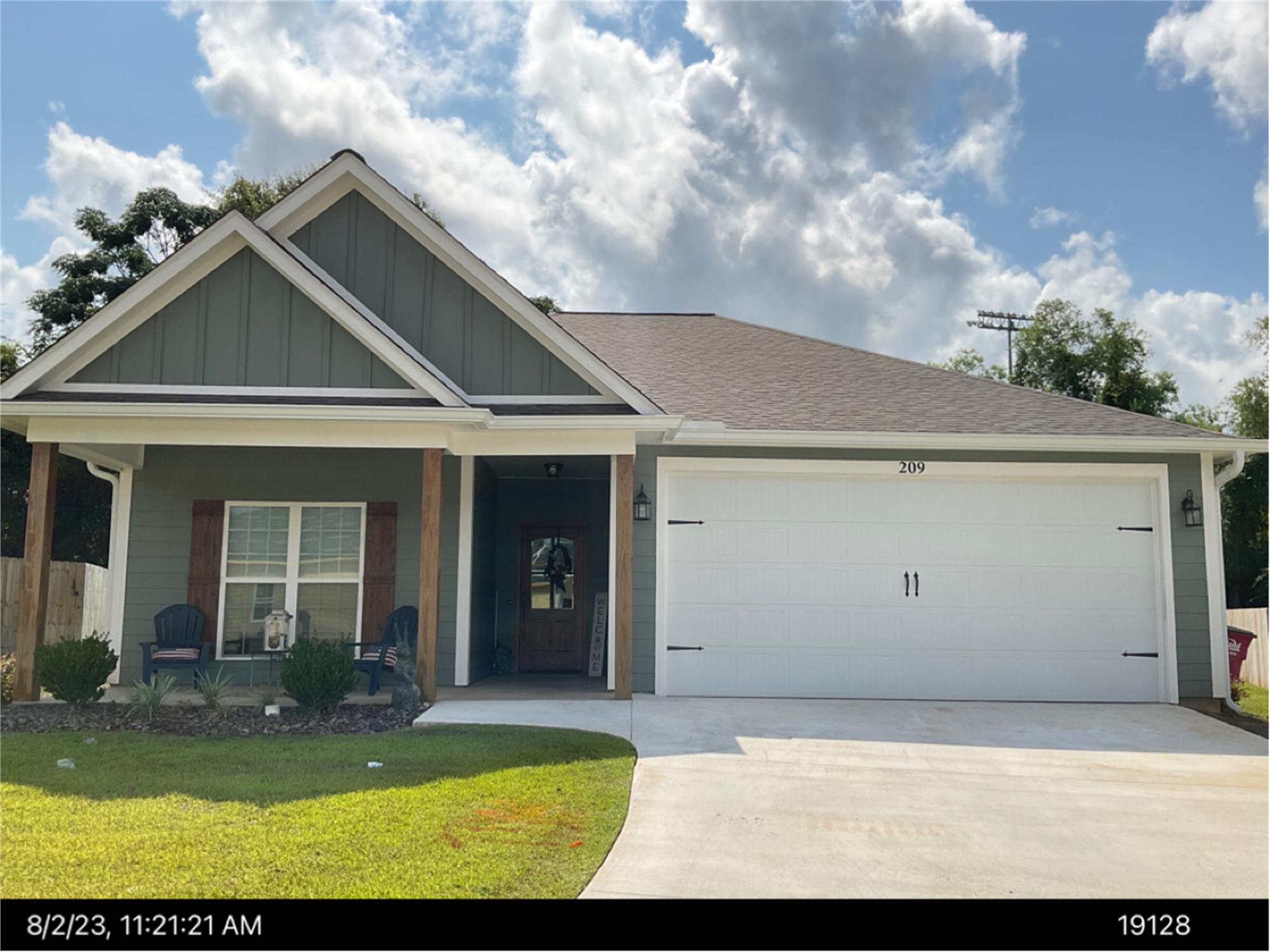 209 Turtle Cove Ln, Tifton, GA 31794-1696