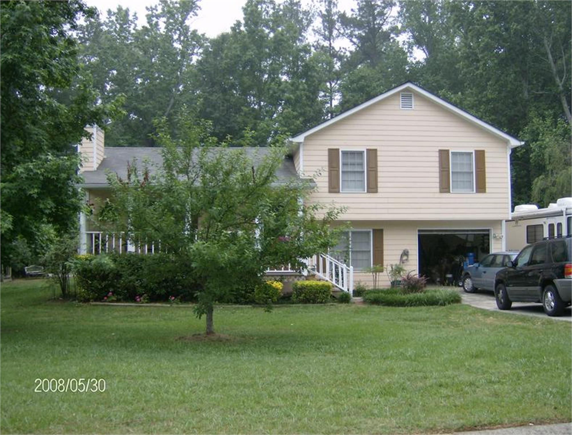 601 Granite Ln, Loganville, GA 30052-2379