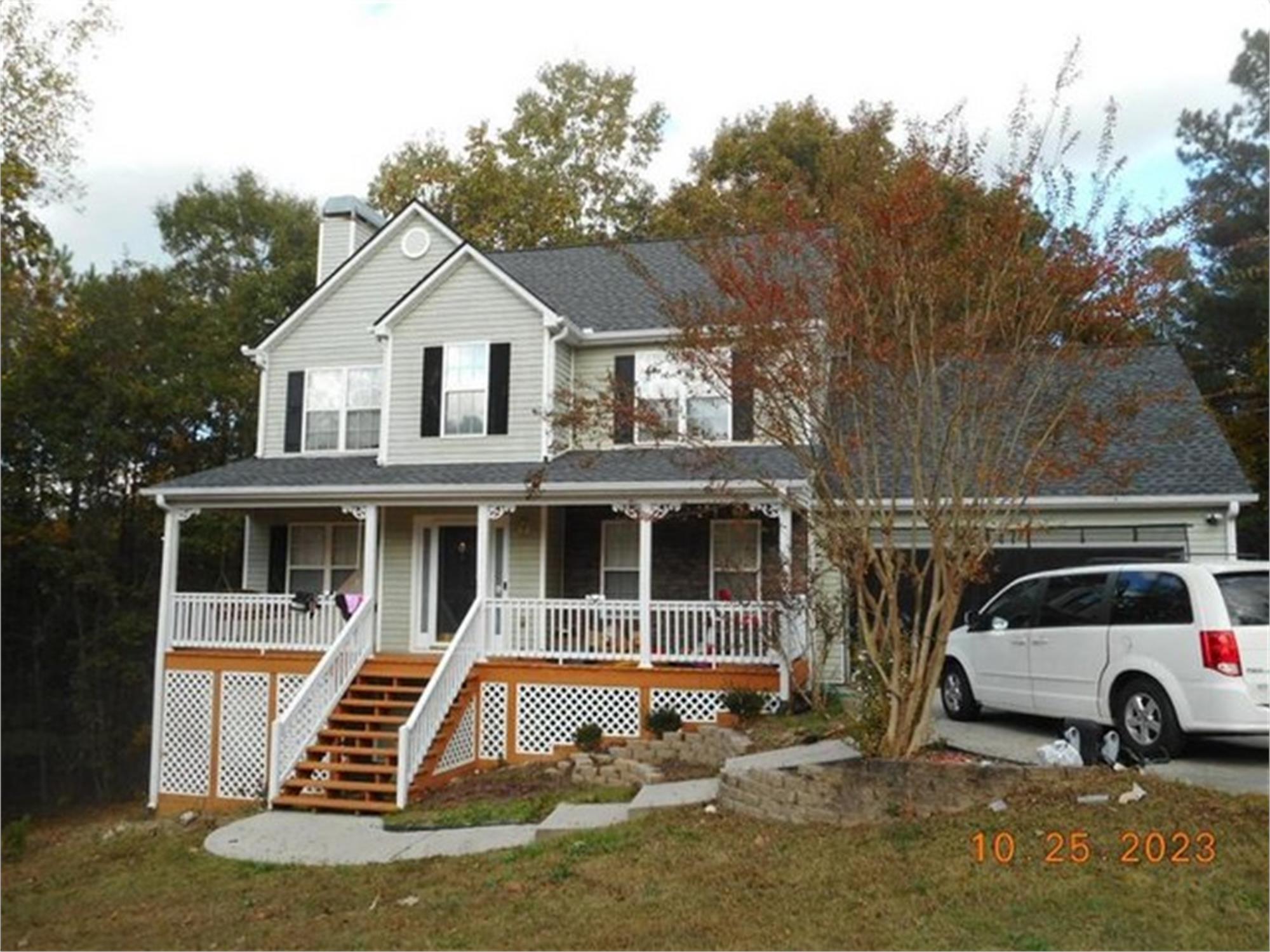 3241 Victoria Place Dr Se, Loganville, GA 30052-5695