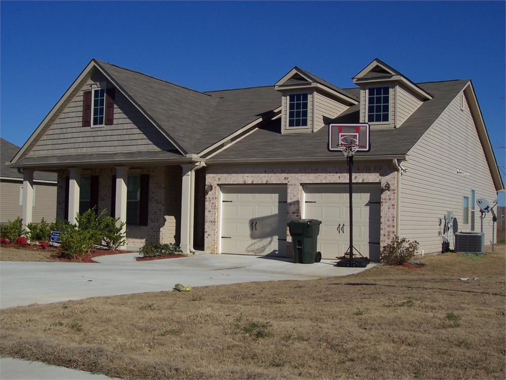 159 Cumberland Dr, Byron, GA 31008-6361
