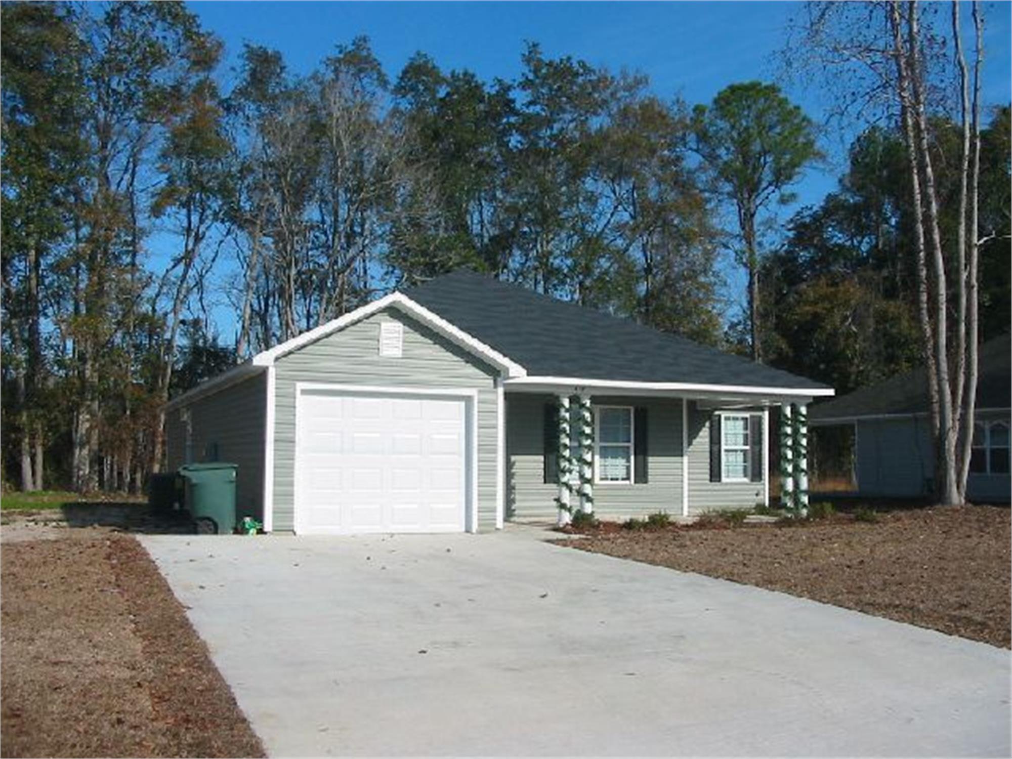 417 Bryson Cir, Hahira, GA 31632-1286