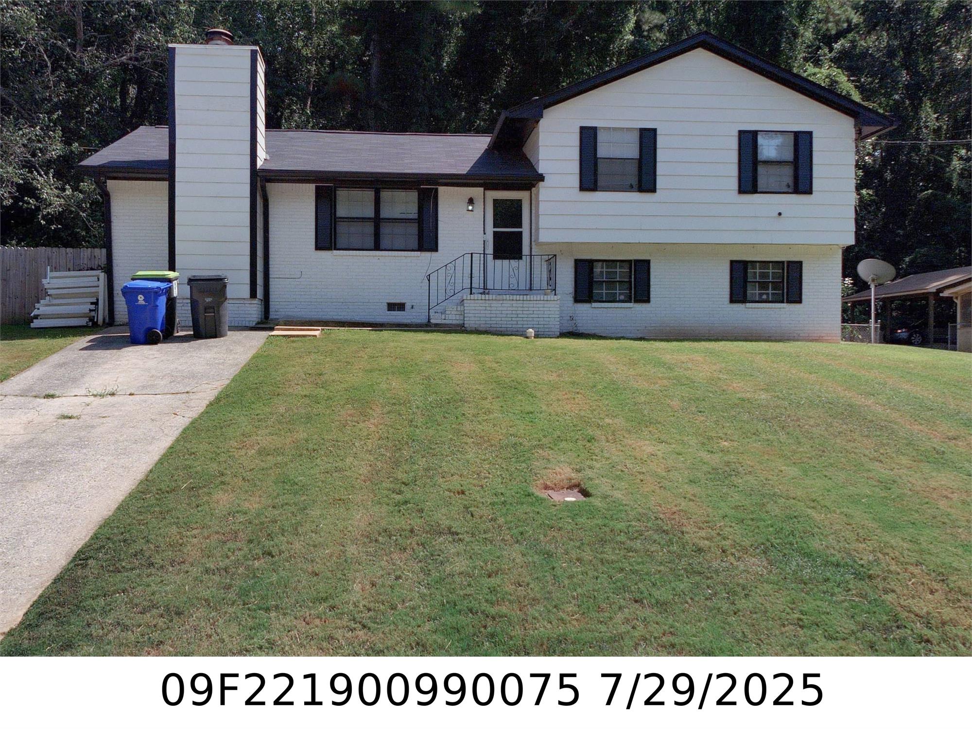 6147 Tucker Ln, Union City, GA 30291-1027