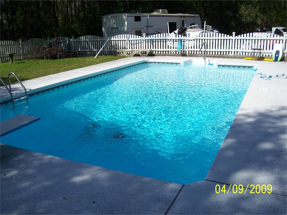 305 Oak Pointe Dr, Richmond Hill, GA 31324-5316