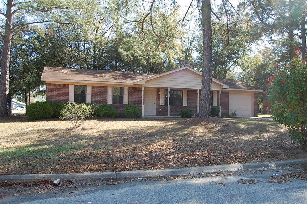101 Oak Ct, Perry, GA 31069-3163
