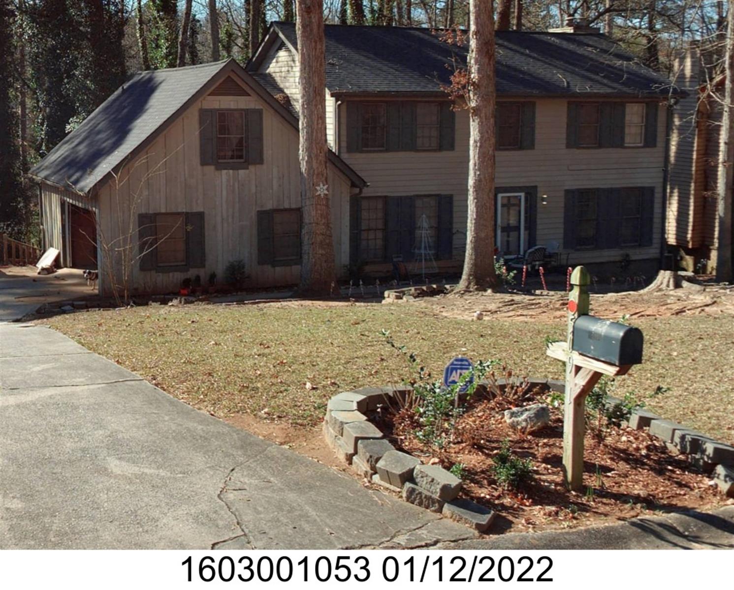 5091 Golfbrook Dr, Stone Mountain, GA 30088-2809