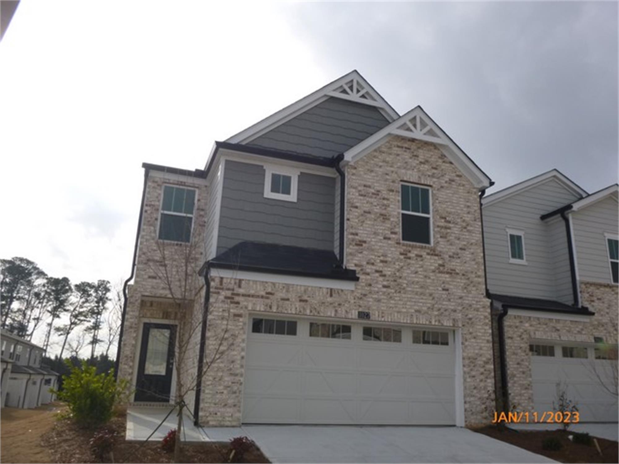 1027 Sunny Lake Dr, Lawrenceville, GA 30043-4526