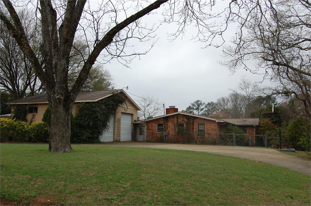 107 Archdale Dr, Warner Robins, GA 31093-2864