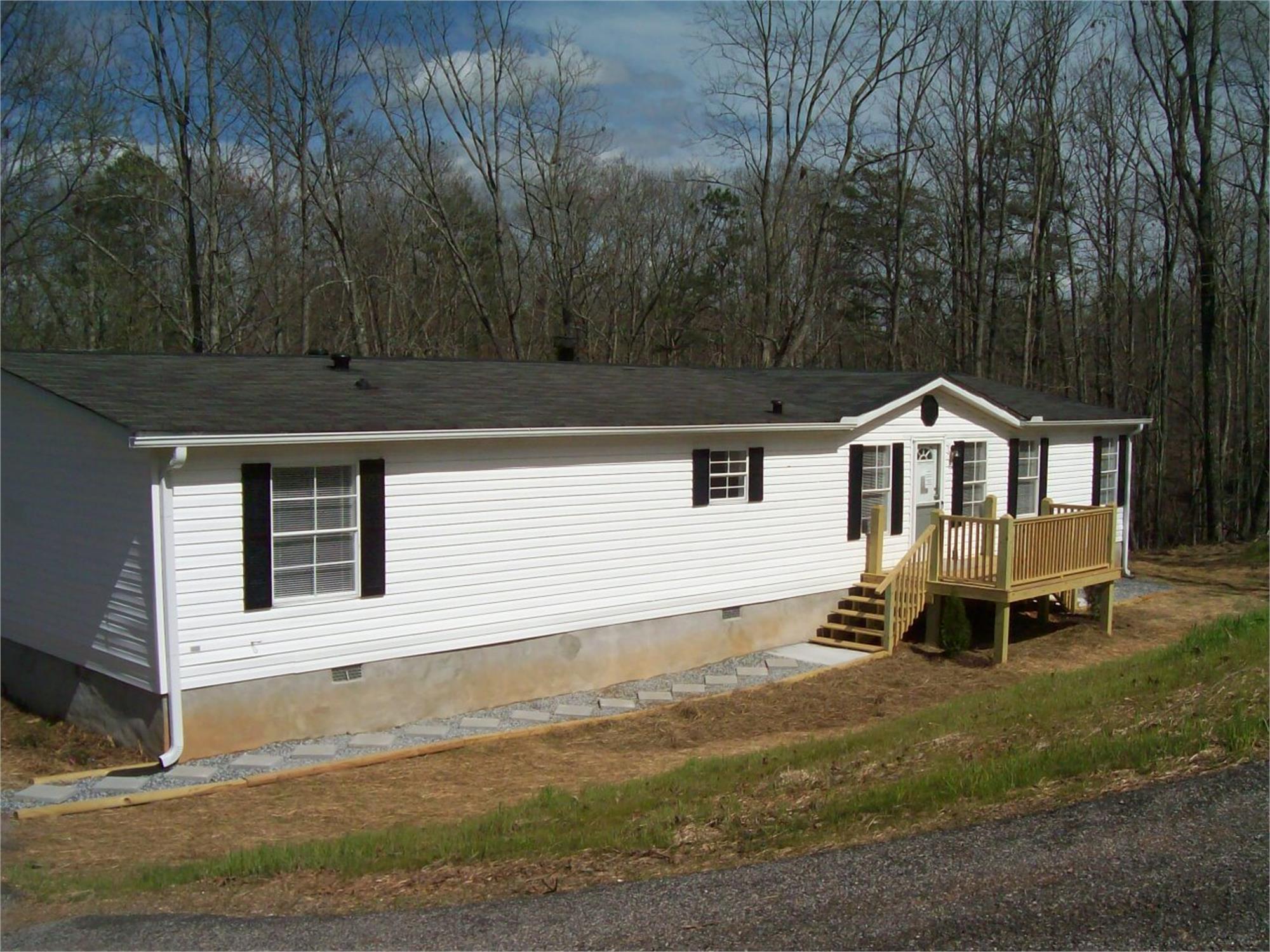 660 Shenandoah Dr, Dahlonega, GA 30533-8252