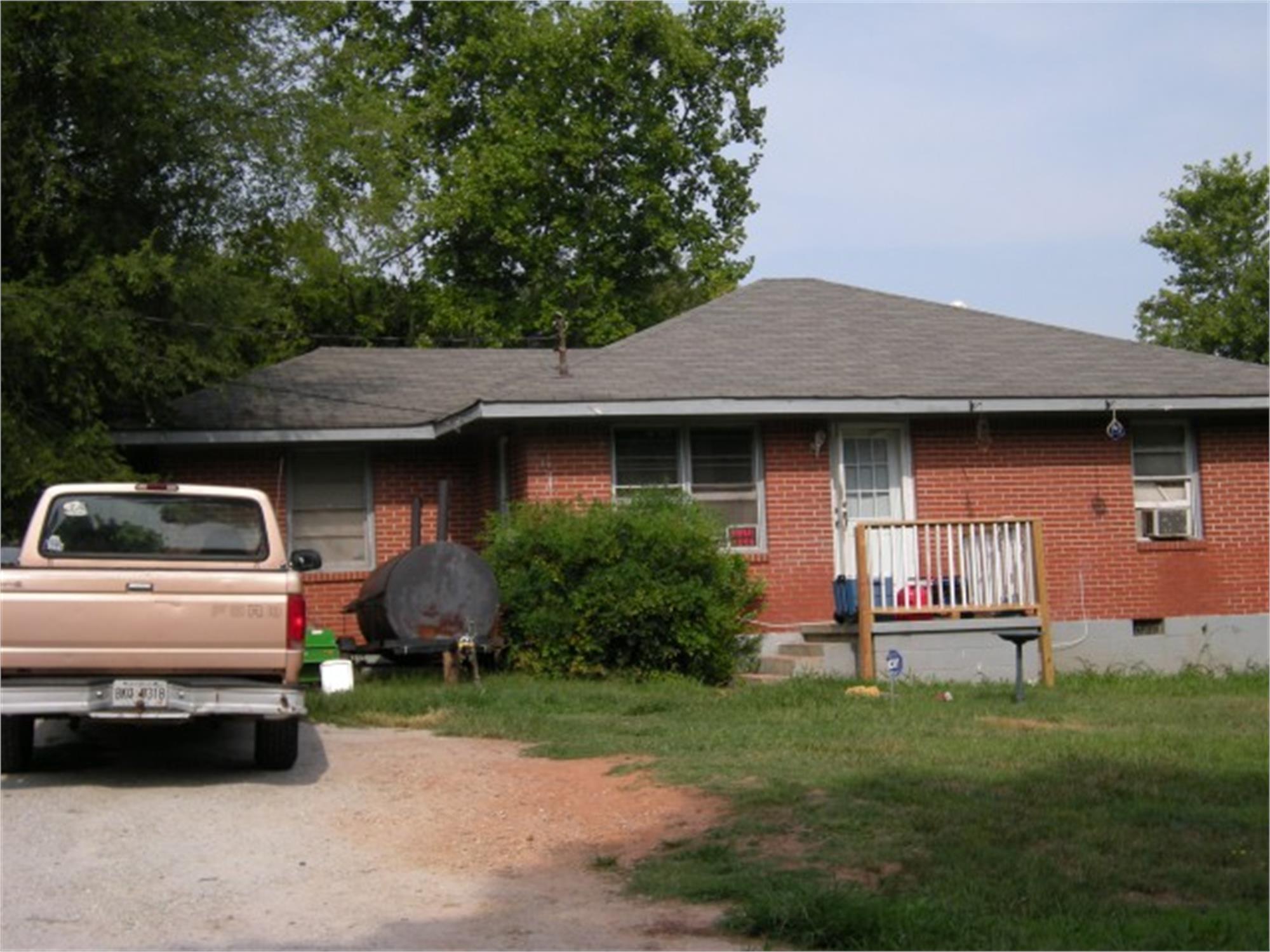1527 Fairlake Dr, Decatur, GA 30034-1604