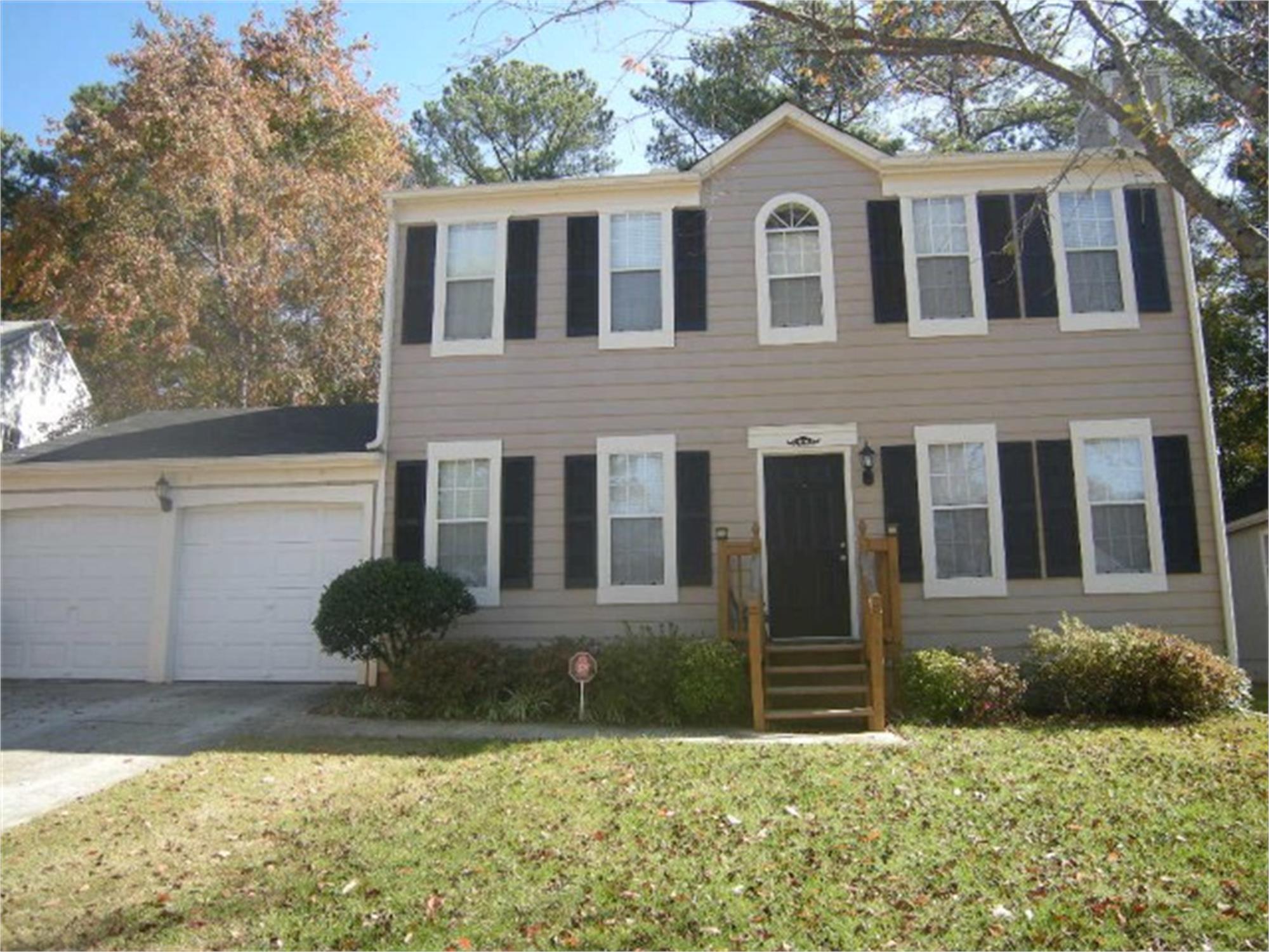 600 Woodcrest Manor Dr, Stone Mountain, GA 30083-6133