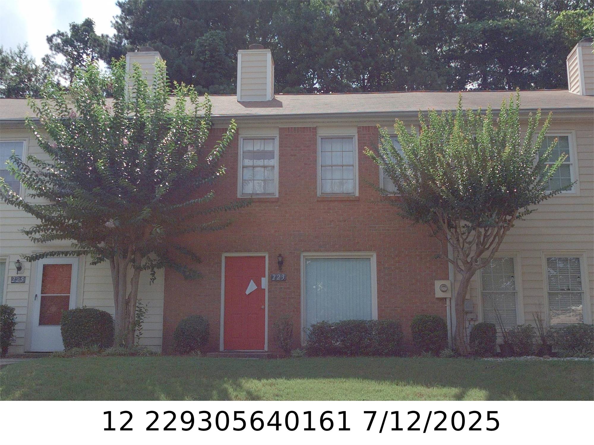 223 High Creek Dr, Roswell, GA 30076-2073