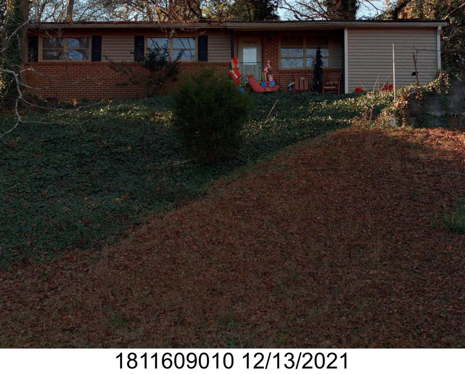 1262 Sparrow Ln, Decatur, GA 30033-3926