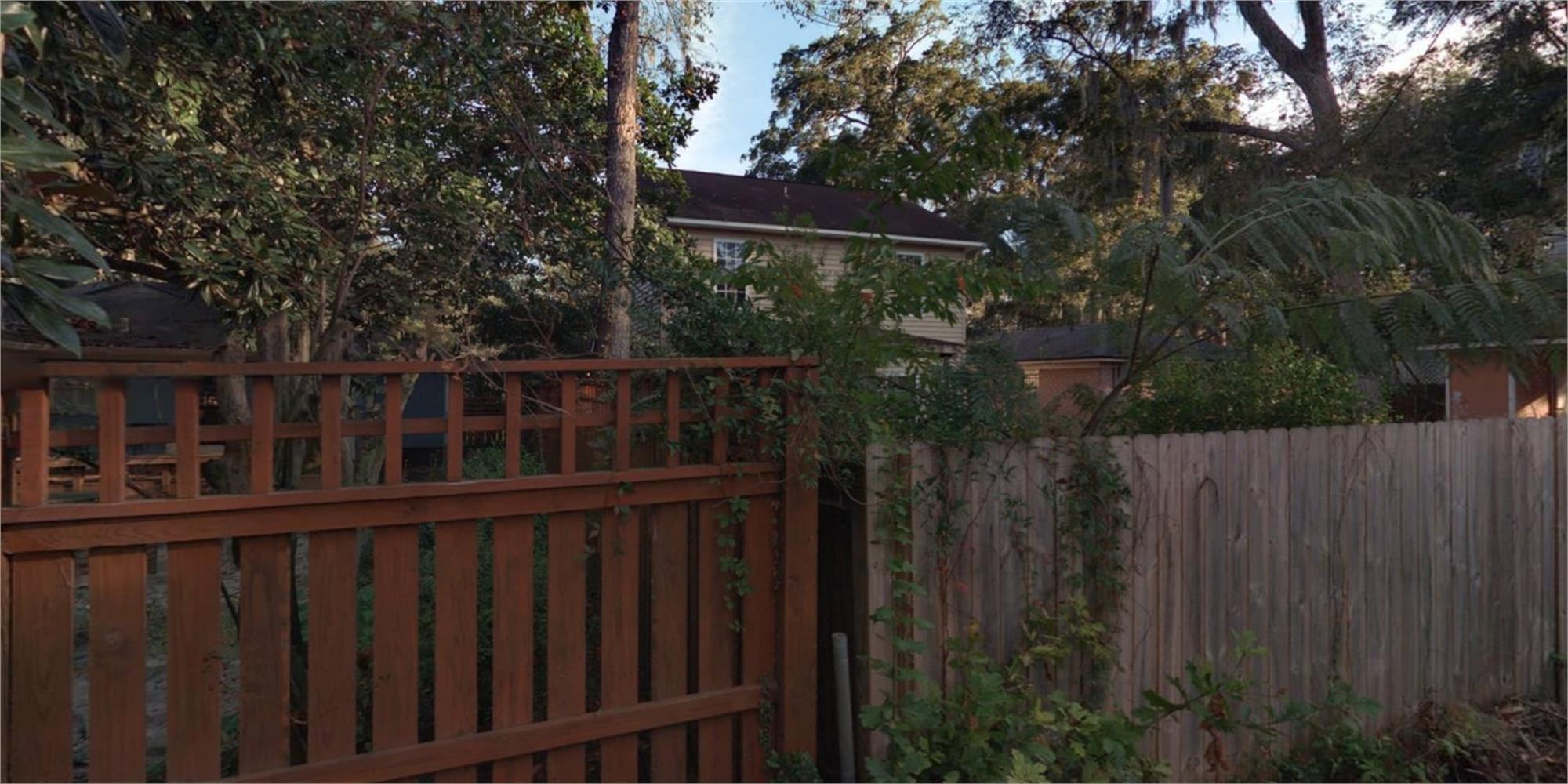 1643 Delmonde Ave, Savannah, GA 31404-2301