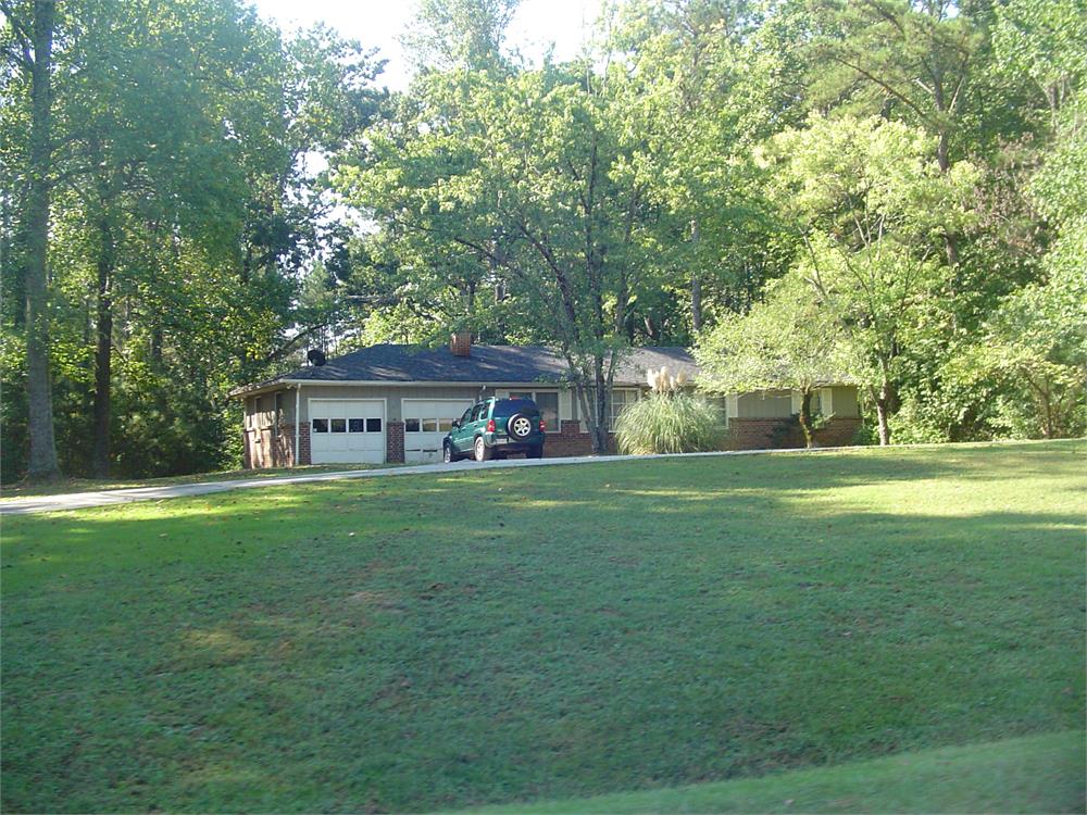 2615 Glendale Dr Ne, Conyers, GA 30013-1454