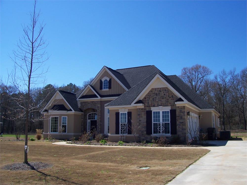 251 Perigrine Dr, Byron, GA 31008-7684